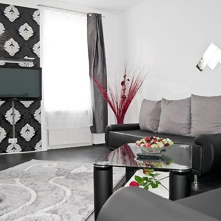 Royal Resort Apartments Westbahnhof Vídeň Pokoj fotografie